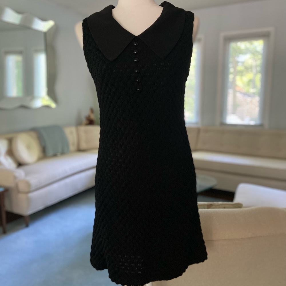 Vintage Black Sleeveless Shift Dress